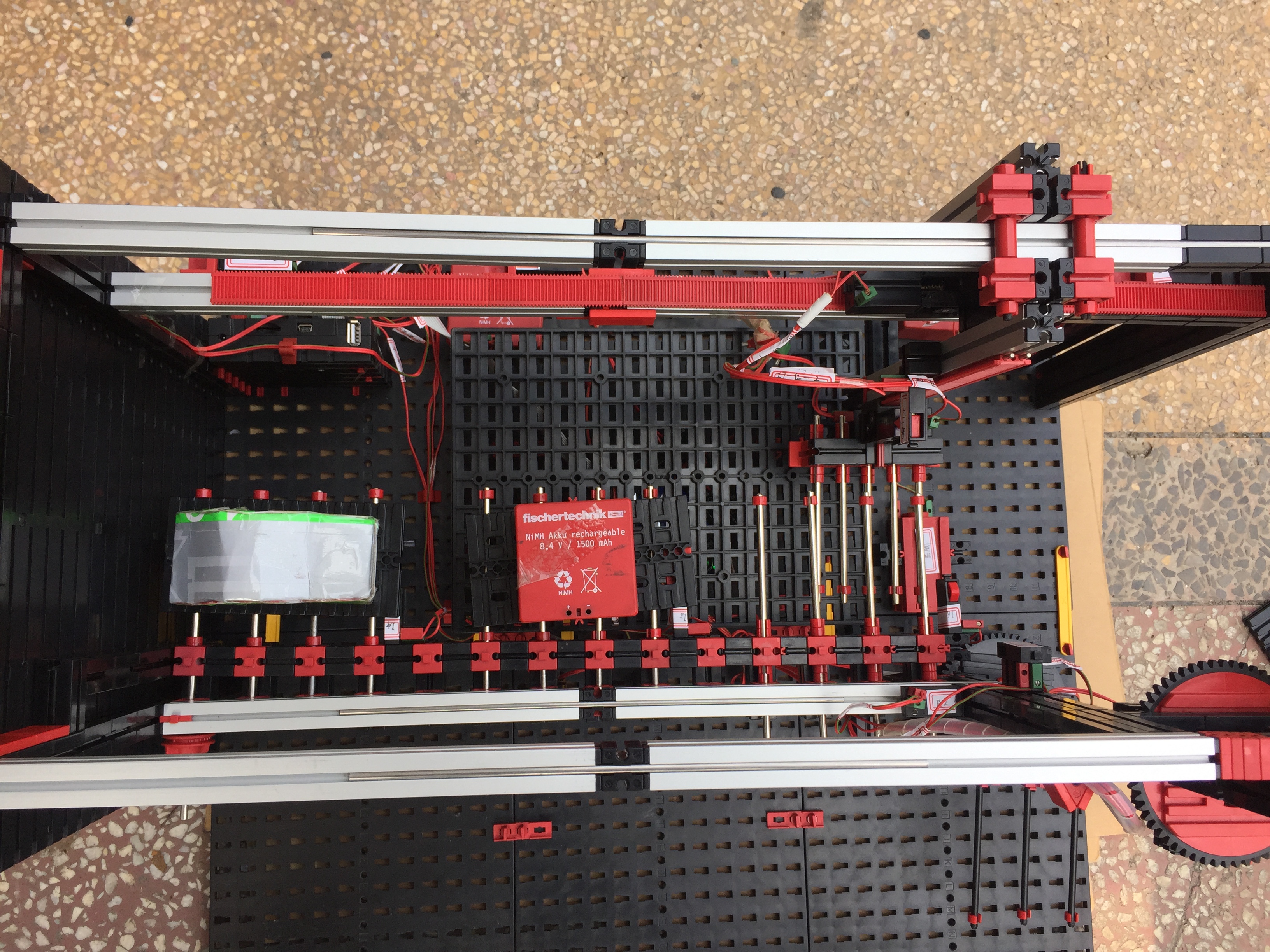 慧鱼乐高智能立体停车场