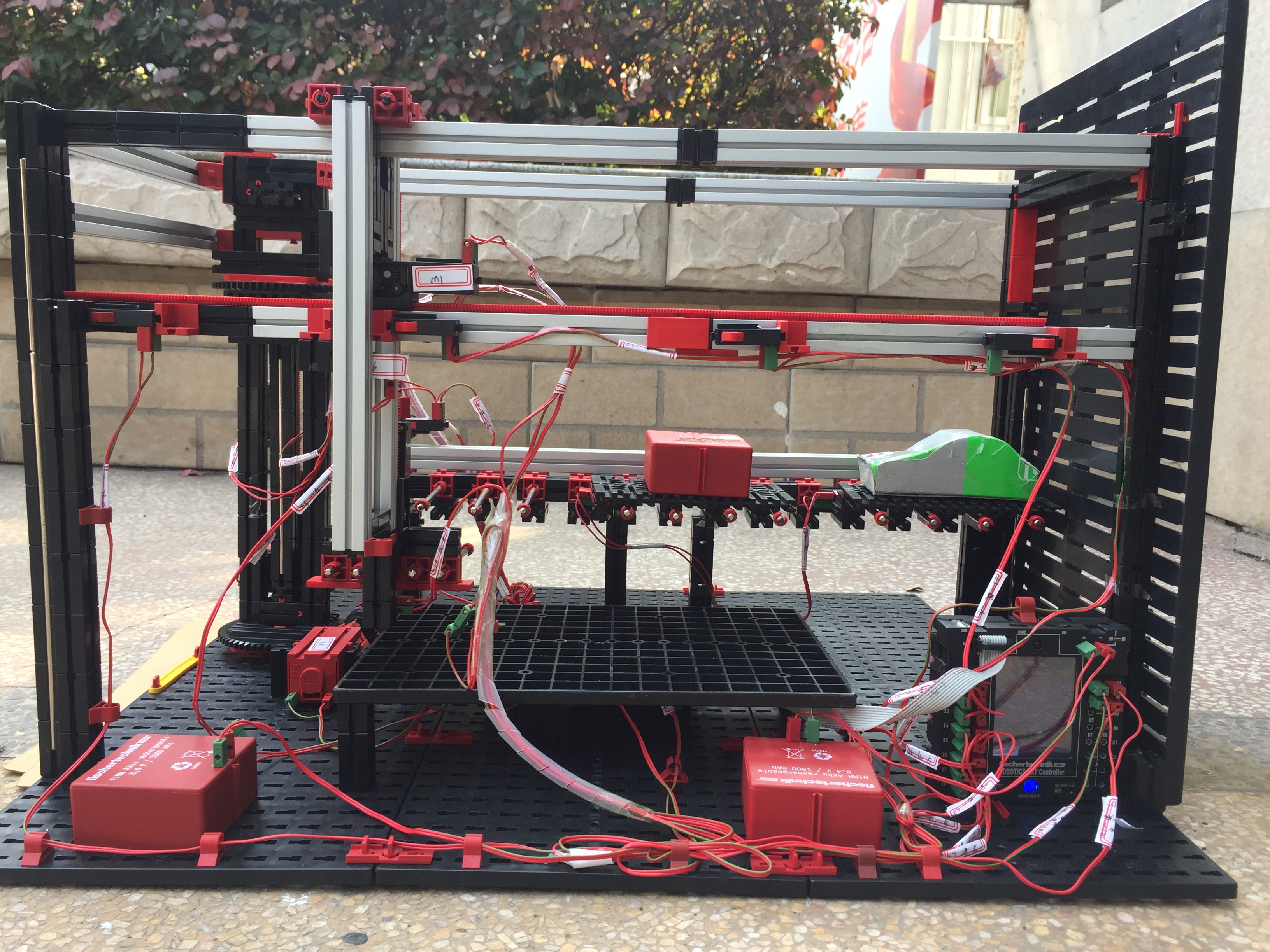 慧鱼乐高智能立体停车场