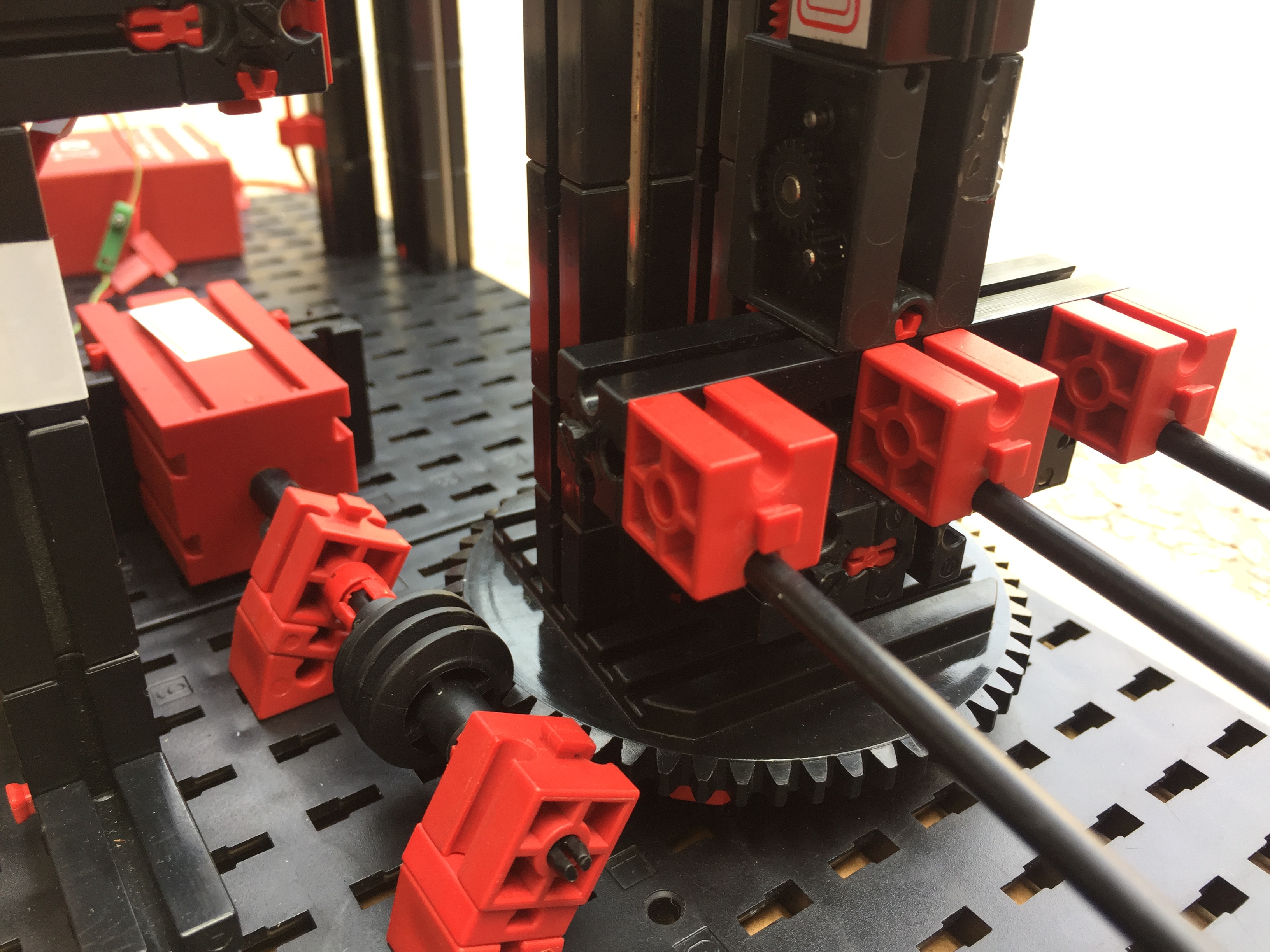 慧鱼乐高智能立体停车场