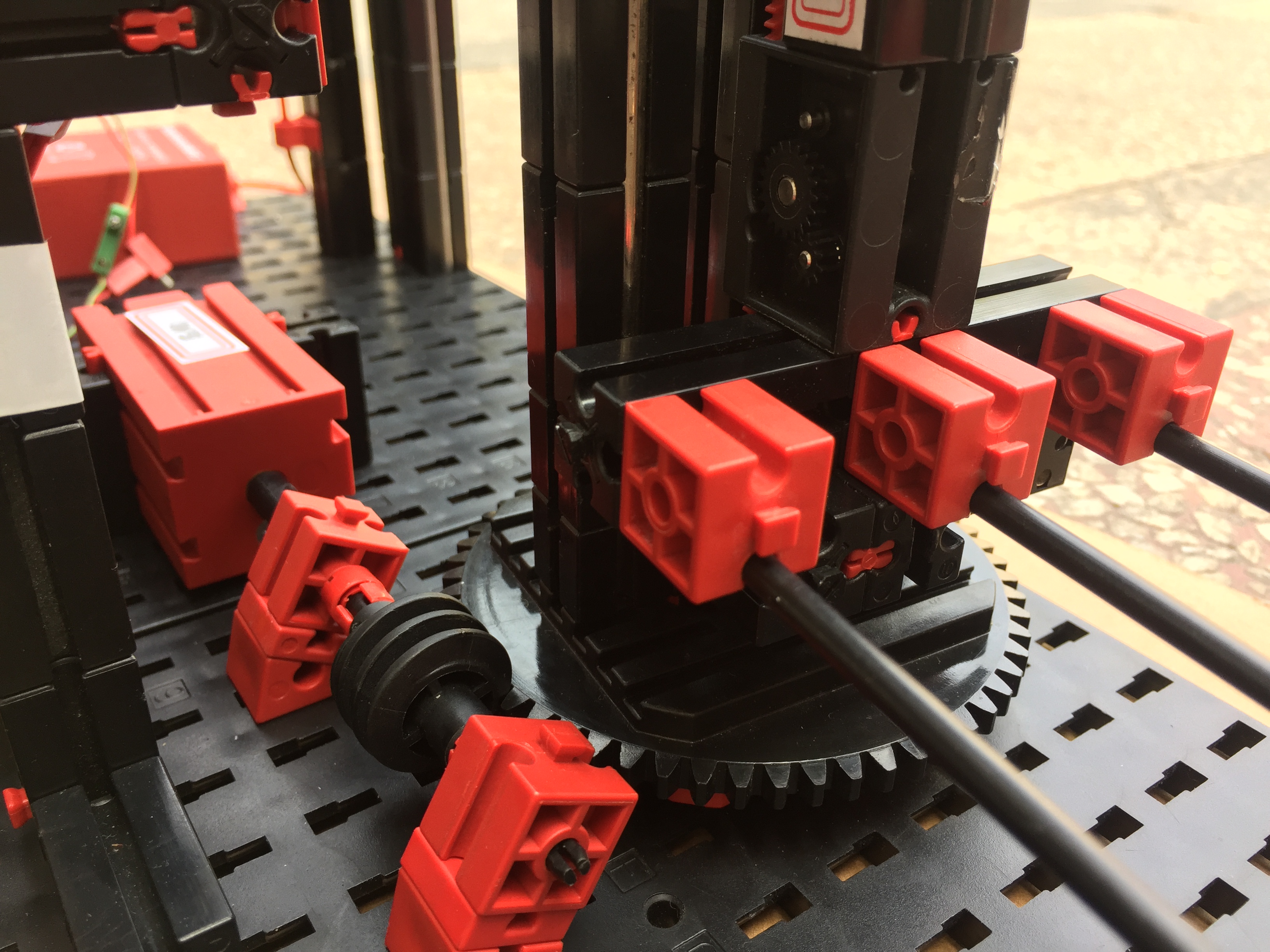 慧鱼乐高智能立体停车场