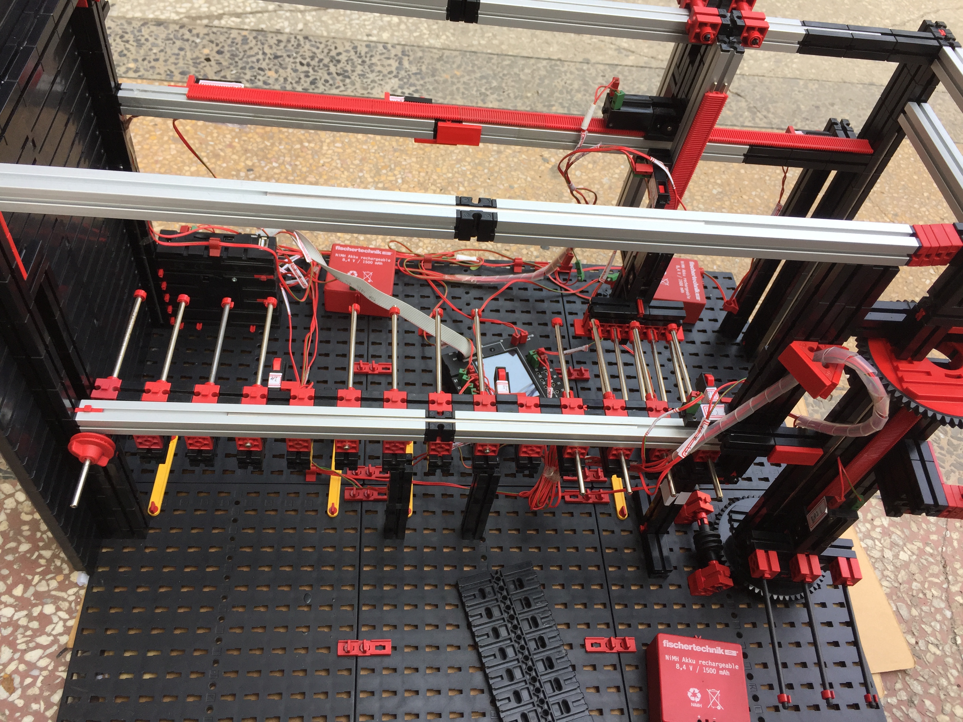 慧鱼乐高智能立体停车场