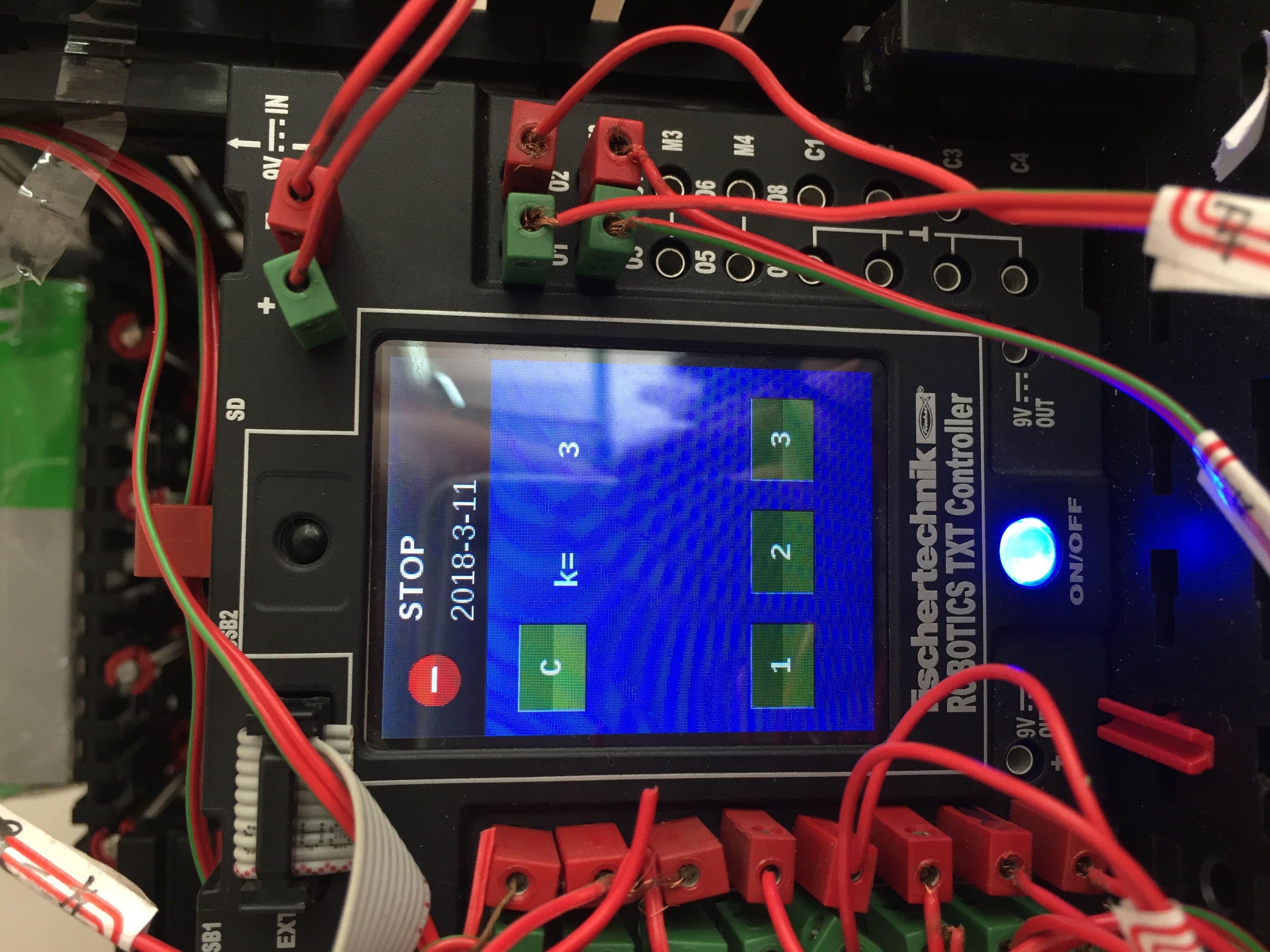 慧鱼乐高智能立体停车场