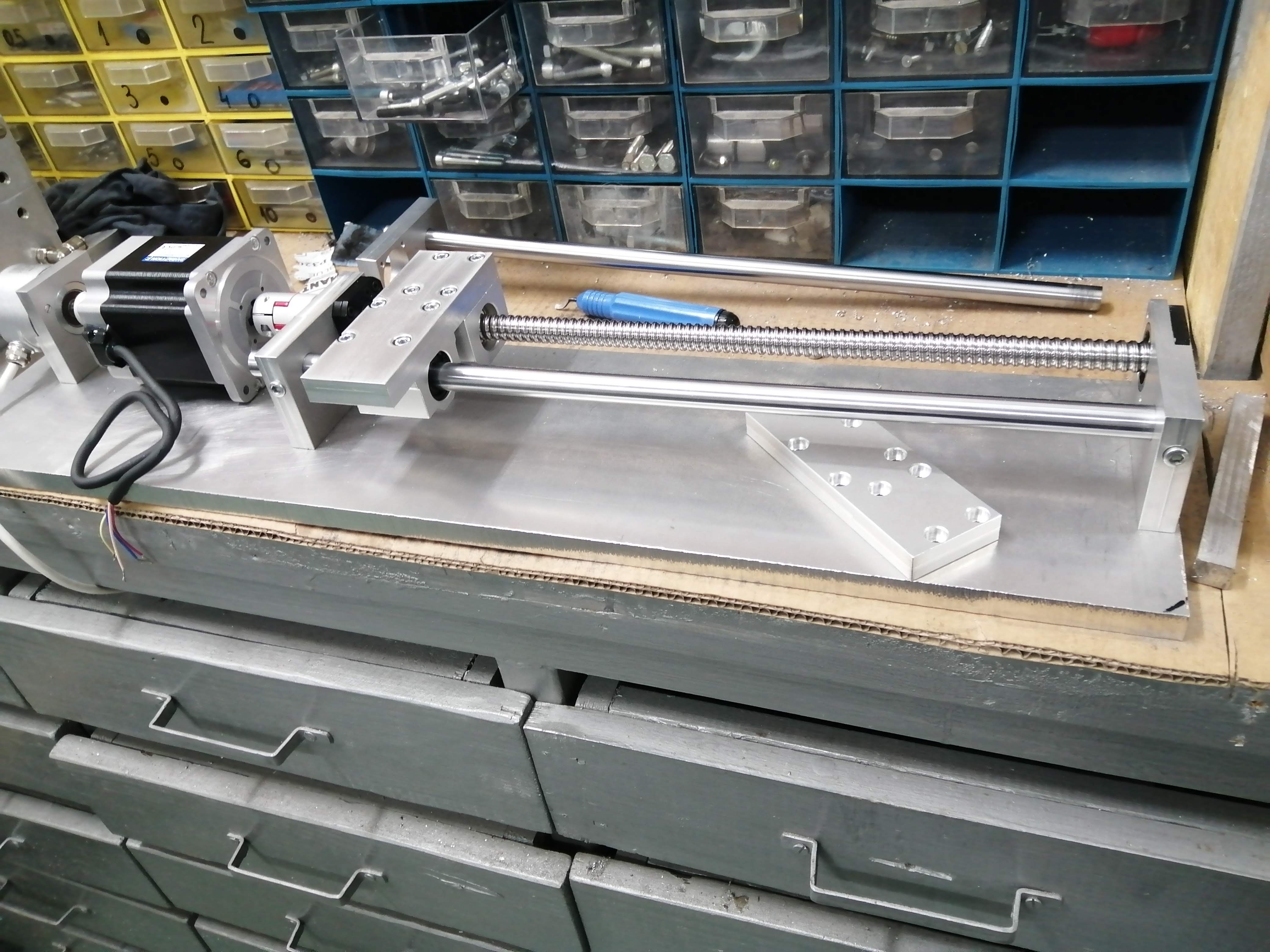 步进电机丝杠传动