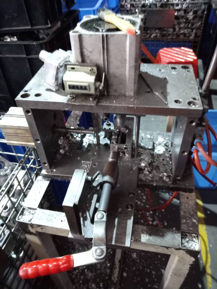 冲披锋工装