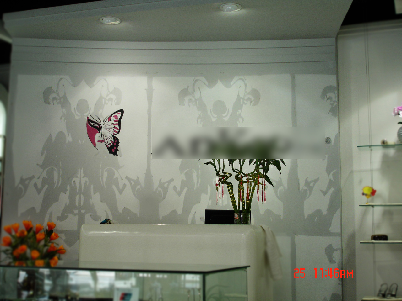 时尚品牌女装店设计(含实景照))