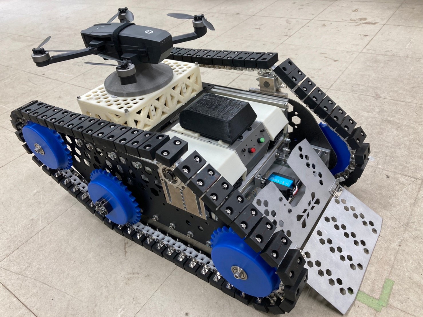 陆上无人机履带车