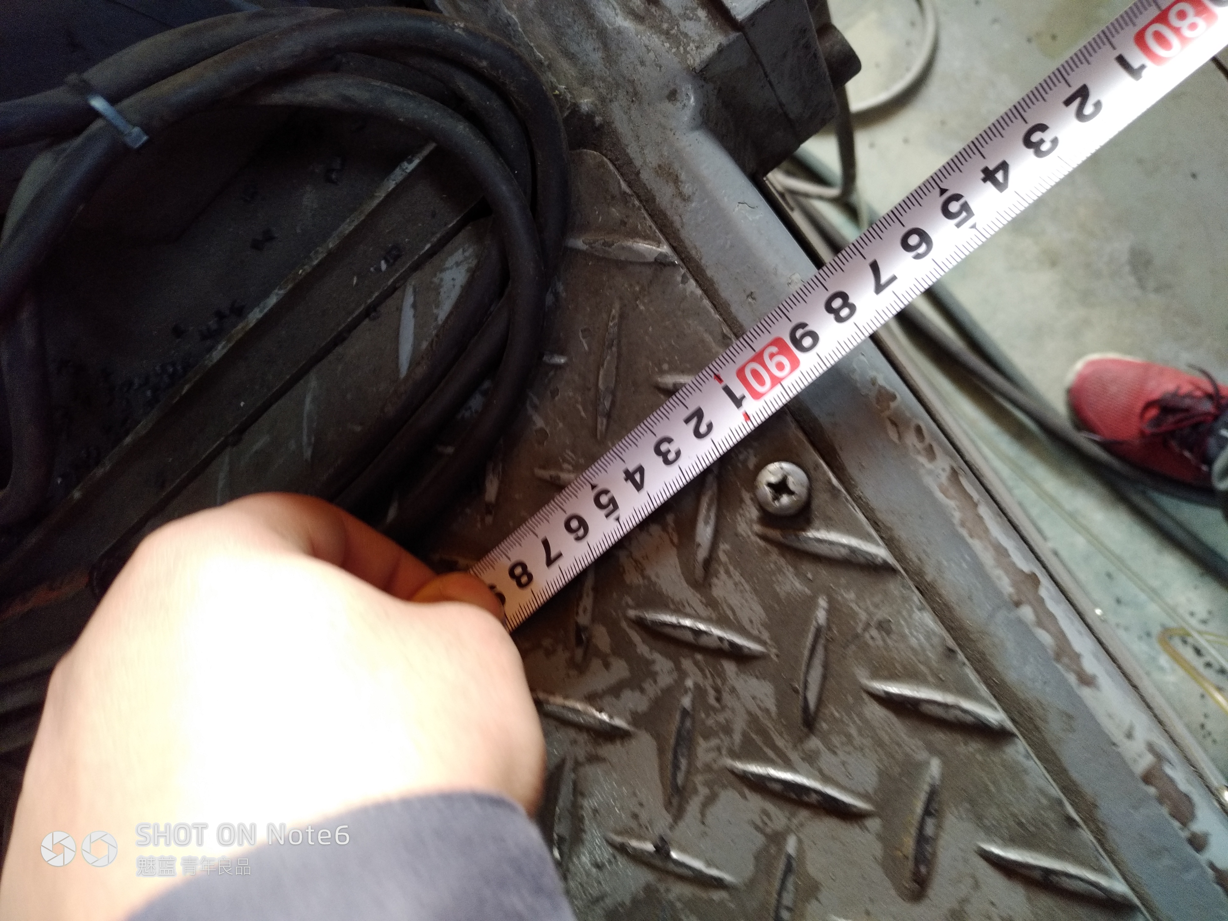 机器人上料，注塑成型sw18可编辑