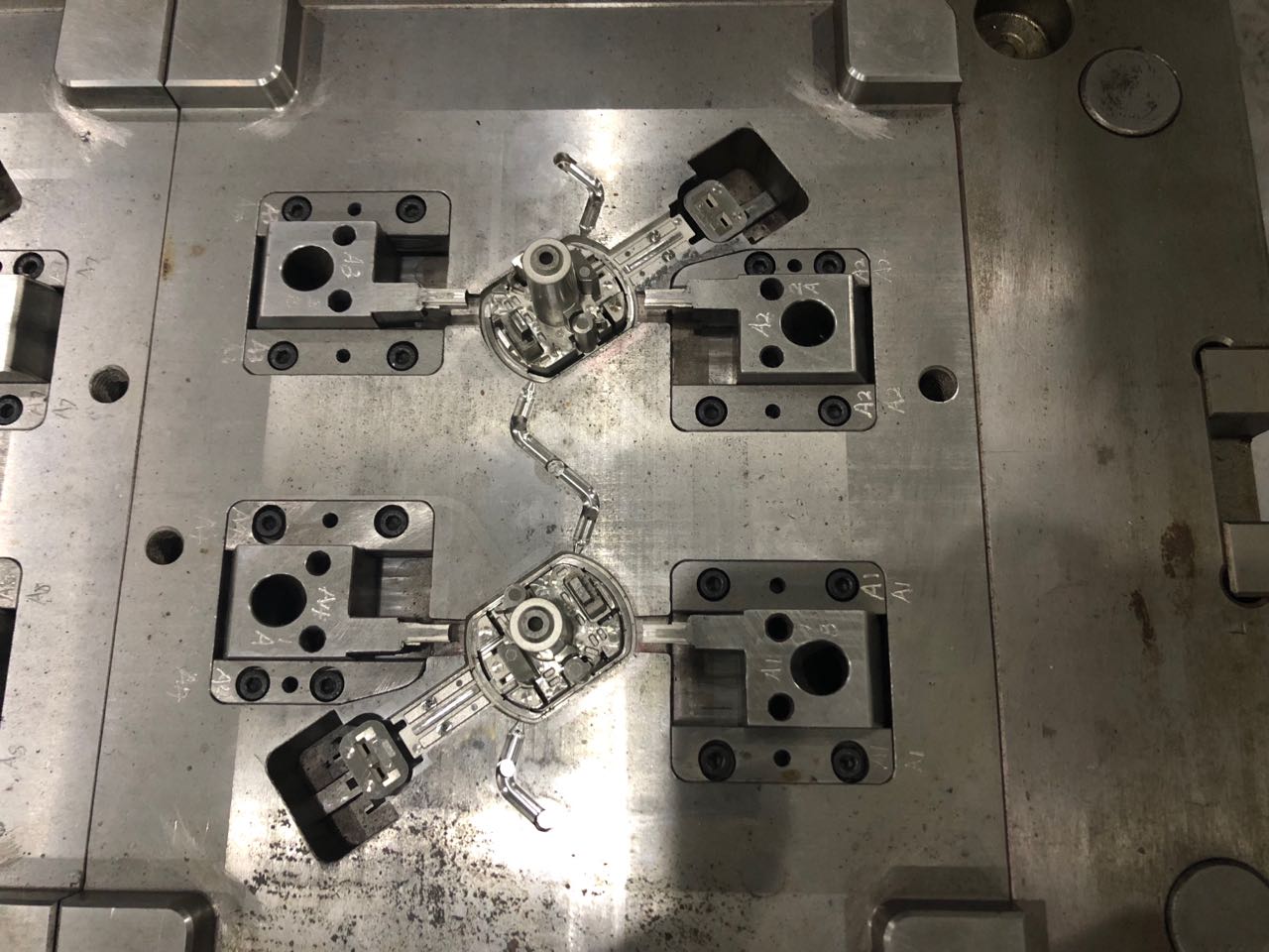 C519簧片自动上料（sw18可编辑+工程图+bom）